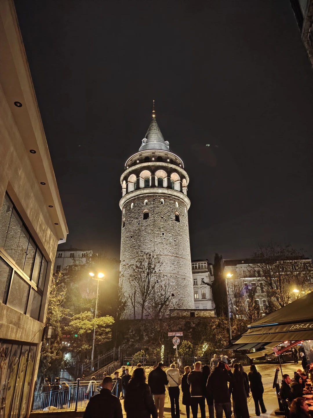 У нас случилась задержка рейса 12часового перелёта. С Волканом мы обсудили маршрут и скорректировали его в