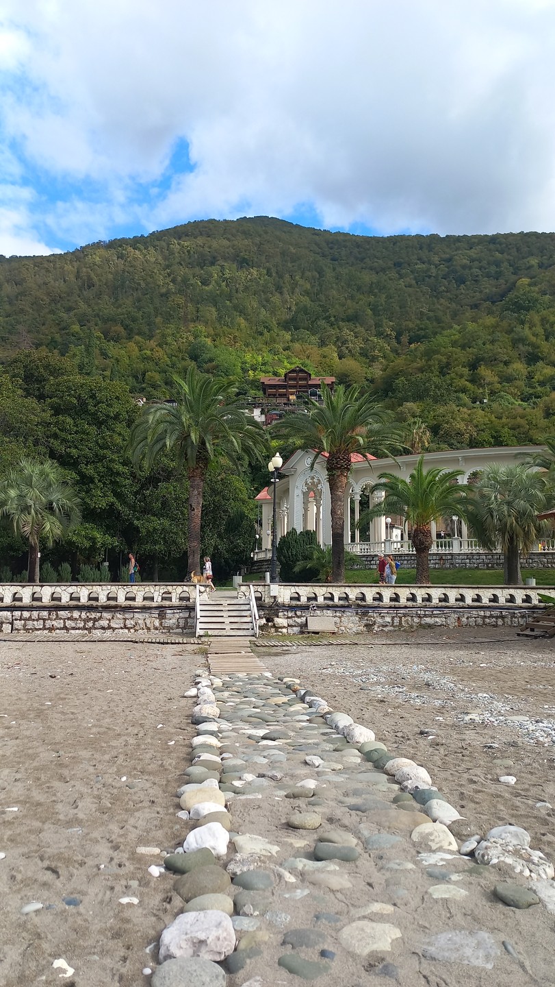 Из Сочи - в Гагру, Новый Афон и на озеро Рица за красотой и наследием Абхазии (Елена)