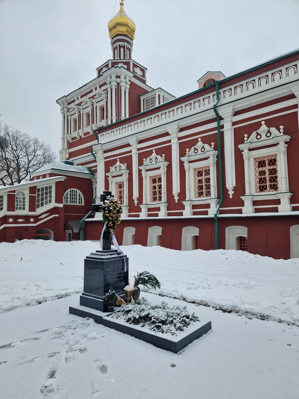 Фото Светская экскурсия в прошлое и настоящее Новодевичьего монастыря
