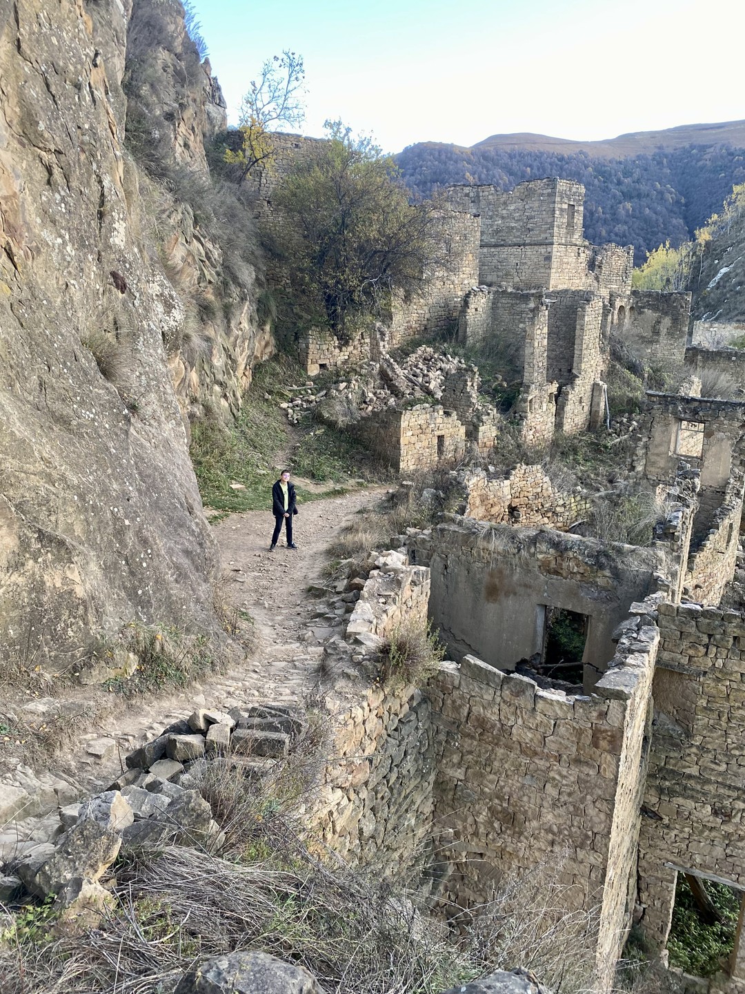 Все очень понравились, душевно, Михаил и все расскажет, и сфотографирует там, где лучше ракурс, и напоит, и накормит, и душевно поговорит