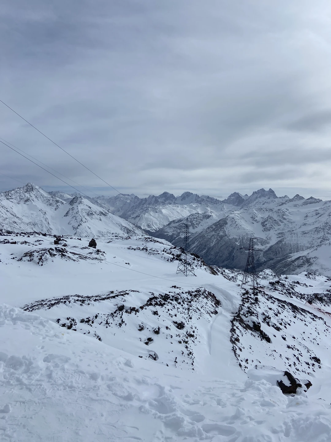 На джипе к Эльбрусу: Гижгит, поляна Азау и поляна Нарзанов (Елена)