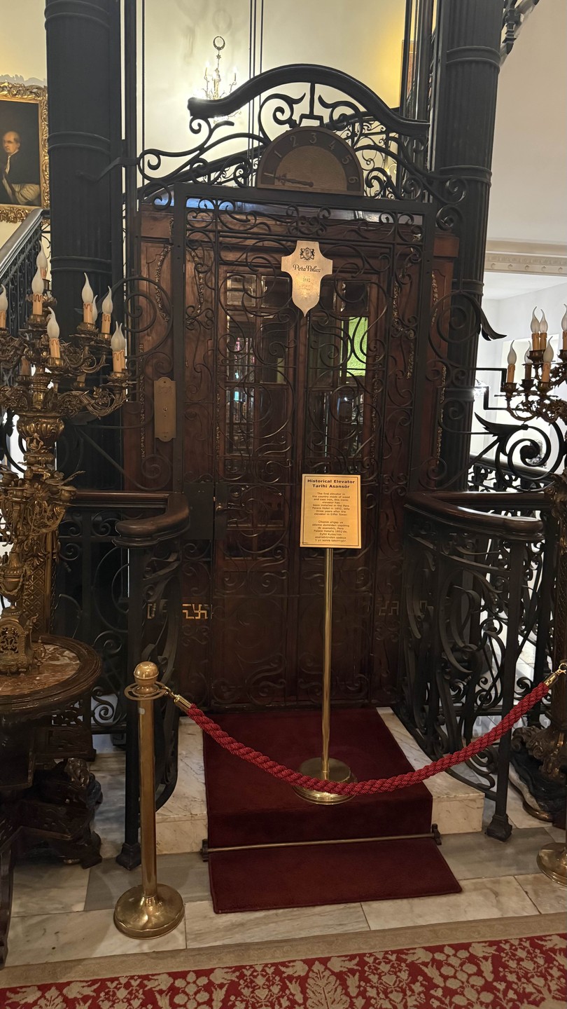 Хотим выразить неимоверную благодарность нашему путеводителю по Стамбулу - Денису 👍 показал Стамбул таким, каким мы