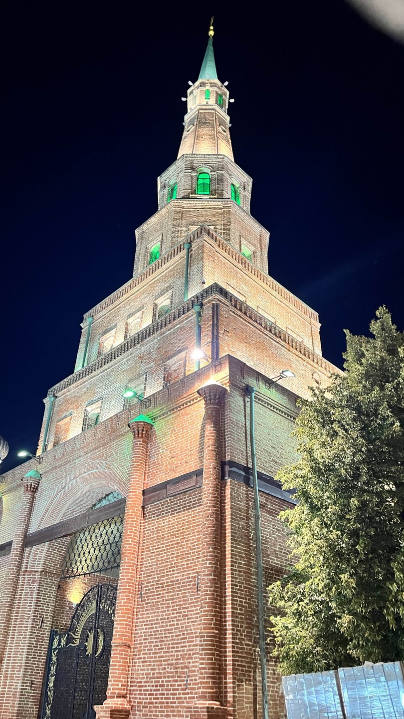 Казанский кремль в вечерних огнях (Аделина)