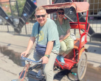 Знакомство с Дели, переезд в Агру