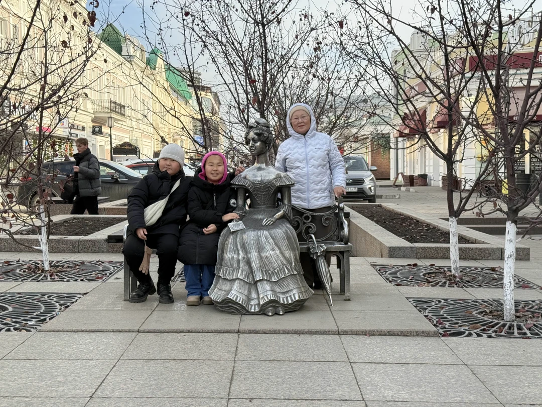 За эти два часа мы с экскурсоводом Элиной осмотрели почти все достопримечательности города Омск. Рассказала нам