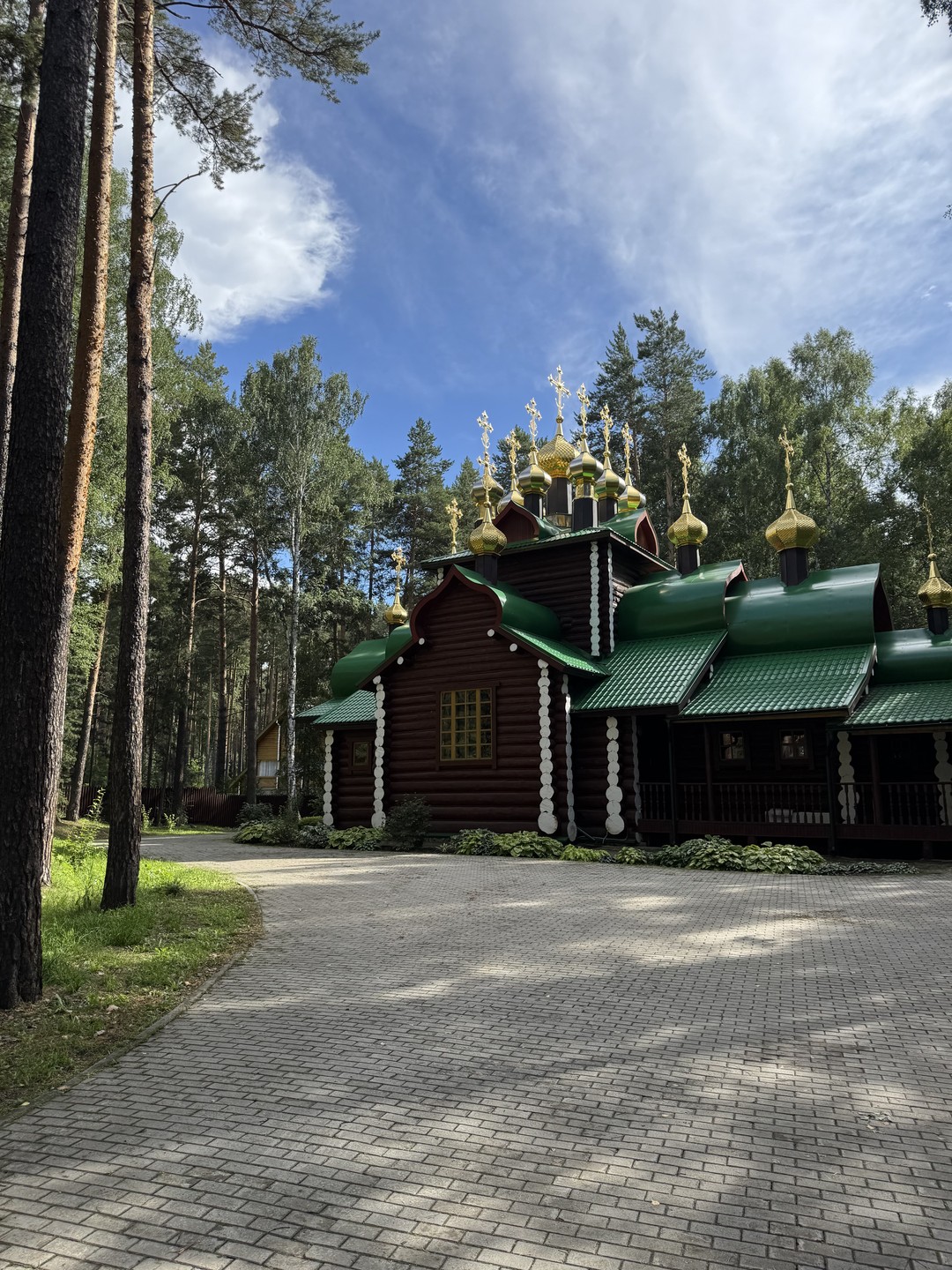 Спасибо Всеволоду за прекрасно проведенное время. Экскурсия прошла в очень спокойном темпе, мы не торопились и