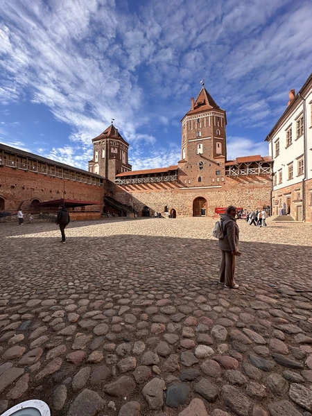 Замки Беларуси: групповая экскурсия в Мир и Несвиж из Минска (olesaastafeva325@gmail.com)