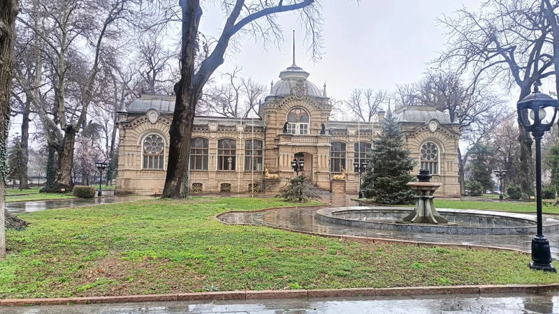 Были в Ташкенте 05 марта. гид Шерзод заботливо встретил нас на вокзале. Экскурсия понравилась. Было много