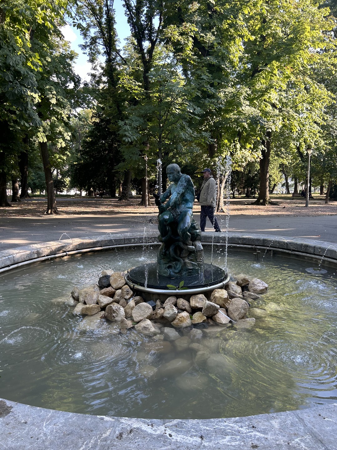 Отличная экскурсия! У нас был стыковочный рейс в Белграде. Я летела с детьми - подростками. Микица