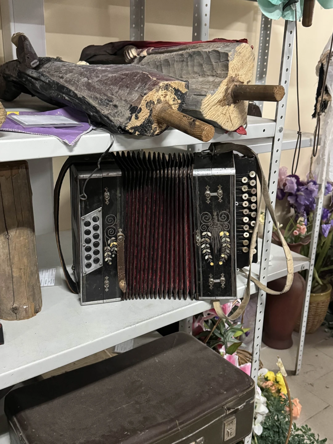 Отличная экскурсия на киностудию! Виталий — прекрасный рассказчик: столько интересных фактов и закулисных историй. Время пролетело незаметно