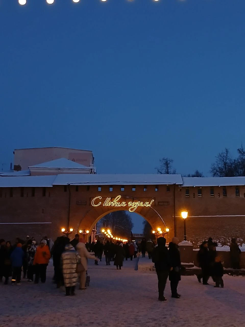 Все замечательно, познавательно. В экскурсии нет спектакля, можно задать вопрос и получить ответ. Во время экскурсии