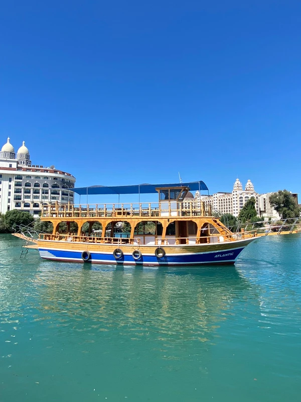 Прогулка на яхте к Дюденскому водопаду - из Анталии