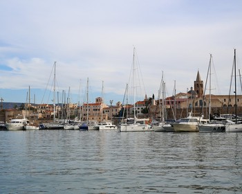 Фото отзыва 1: авторский тур "От Сардинии до Корсики: вояж на парусном катамаране по Средиземноморью"