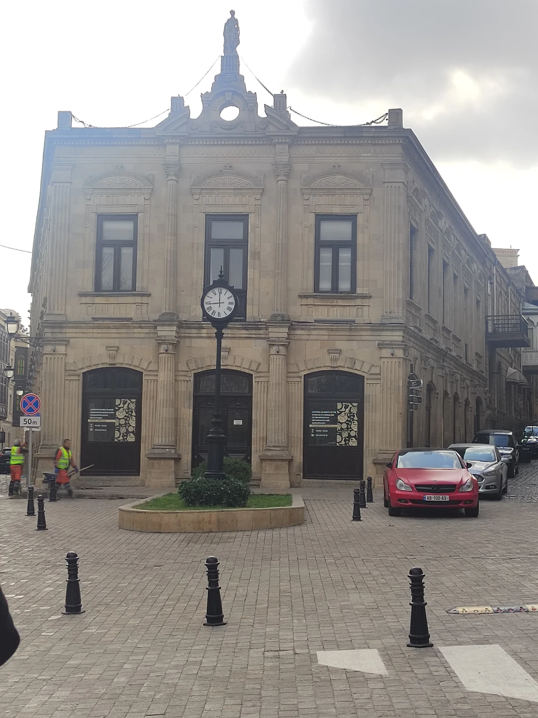 Спасибо прекрасной Сабине, за увлекательную экскурсию по старому Баку! С такой любовью она рассказывает про свой