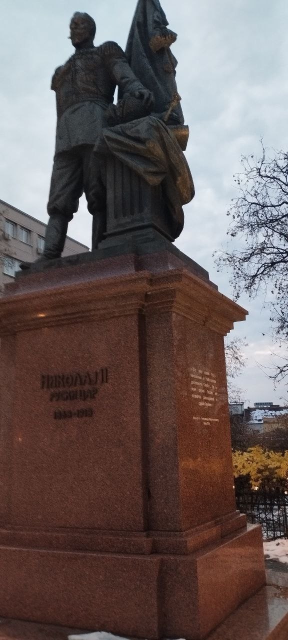Братья навеки: о Сербии и России в центре Белграда (Даниил)