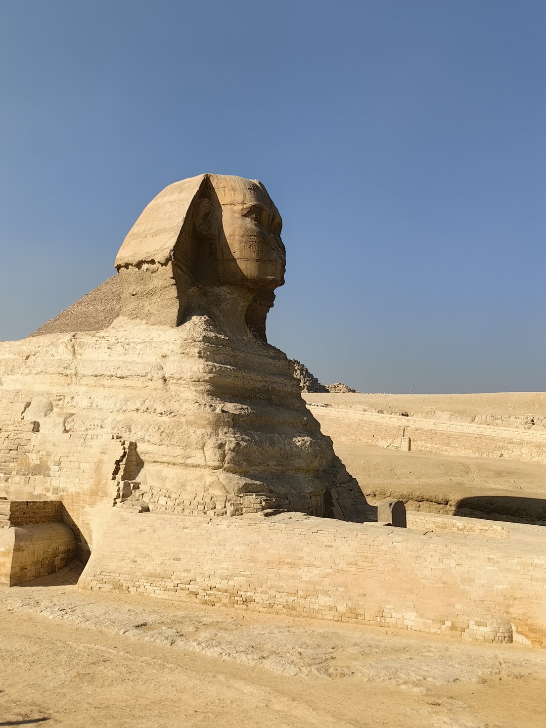 Нас забрали в 1 час ночи из отеля, поэтому успели на КПП к 2 часам, не