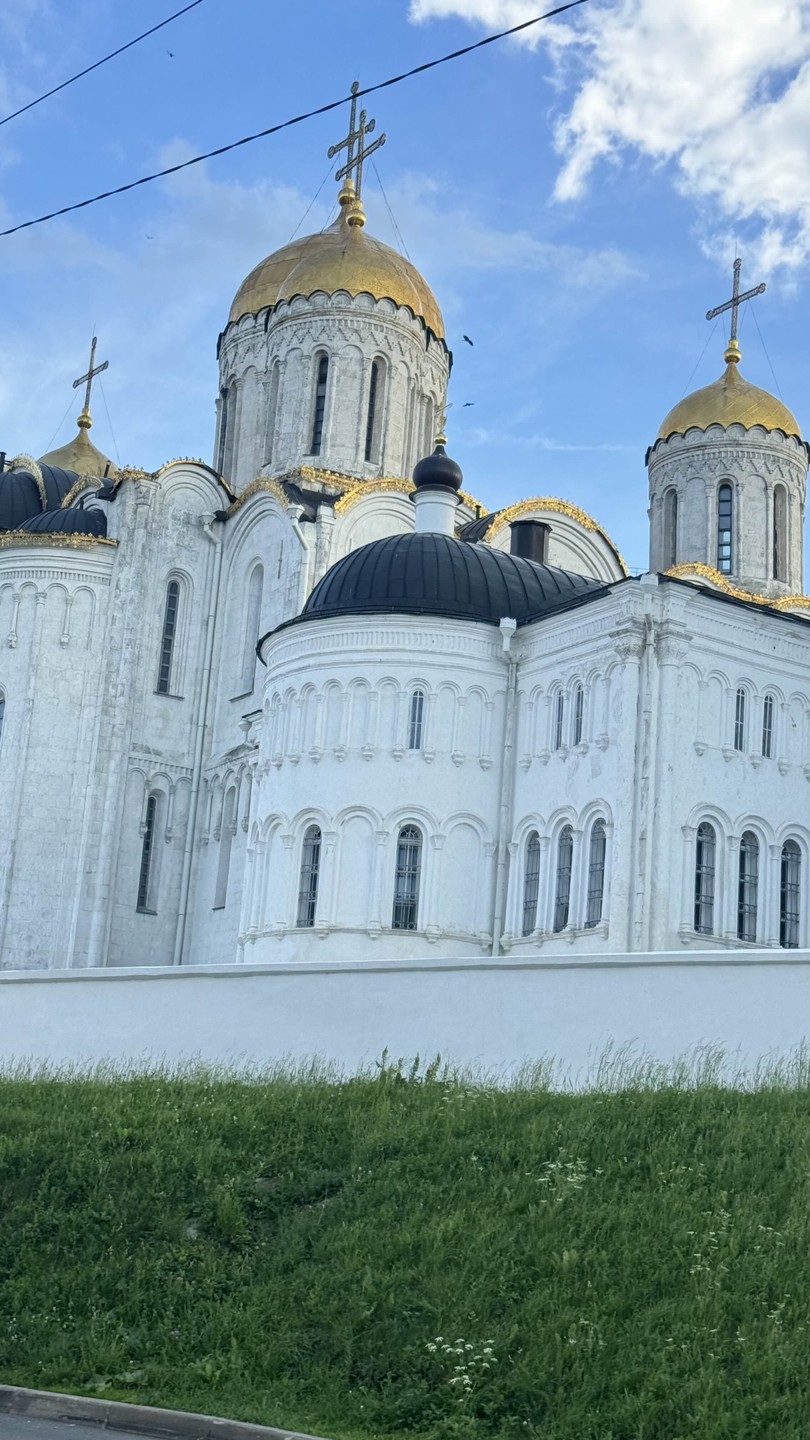 Очень крутой гид, были компанией взрослых с подростком, все в восторге! Бодро, весело, по-дружески и очень интересно! Спасибо