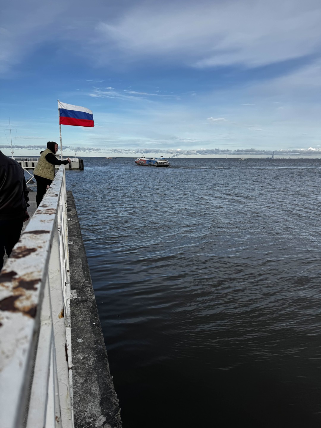 Автобусная экскурсия из Петербурга «Кронштадт - Петергоф» (Анастасия)
