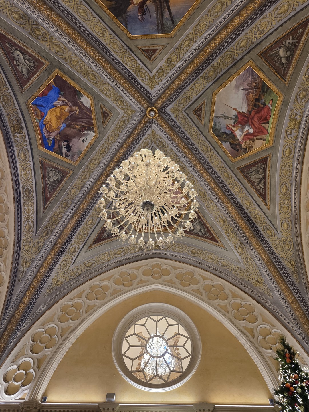 Вчера гуляли по Флоренции с гидом Еленой, экскурсия нам очень понравилась. Елена очень приятная, лёгкая в