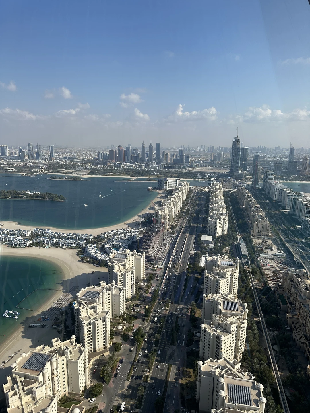 Были на индивидуальной экскурсии по Дубаю с экскурсоводом Исламом и день получился просто замечательный. Всё прошло