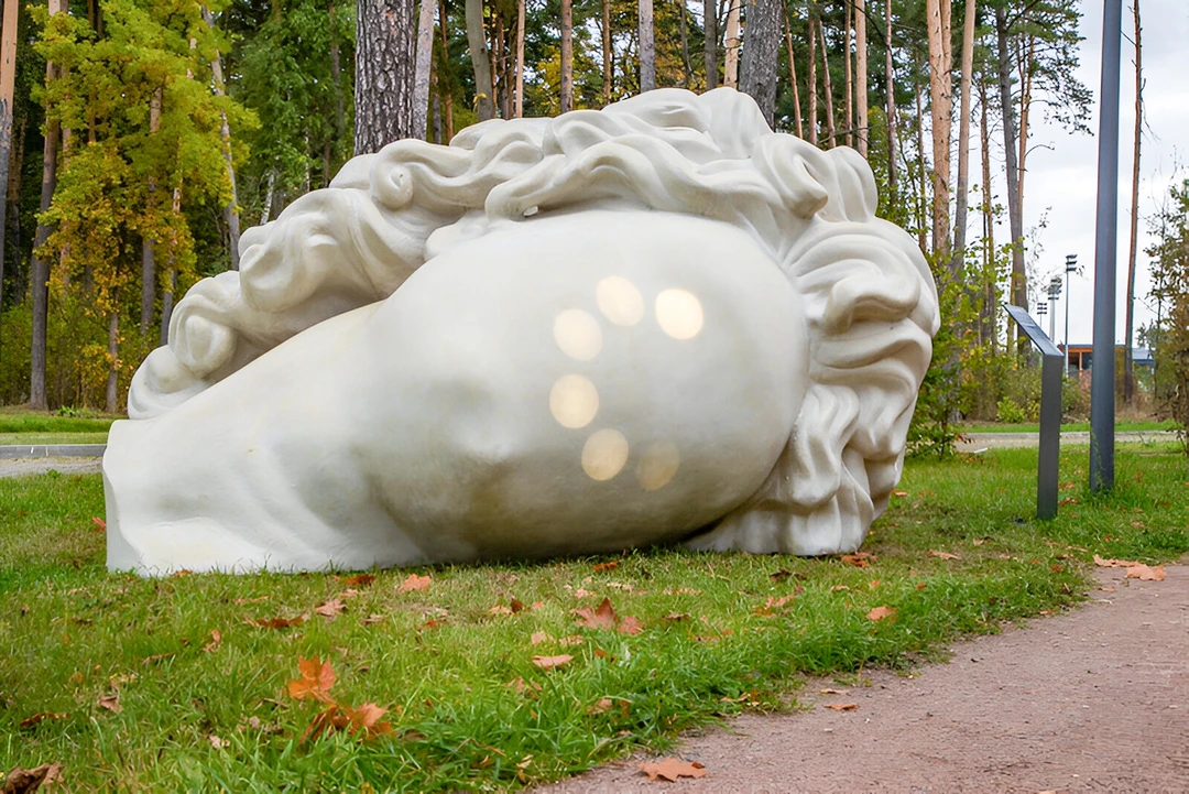 Парк Малевича Античная голова