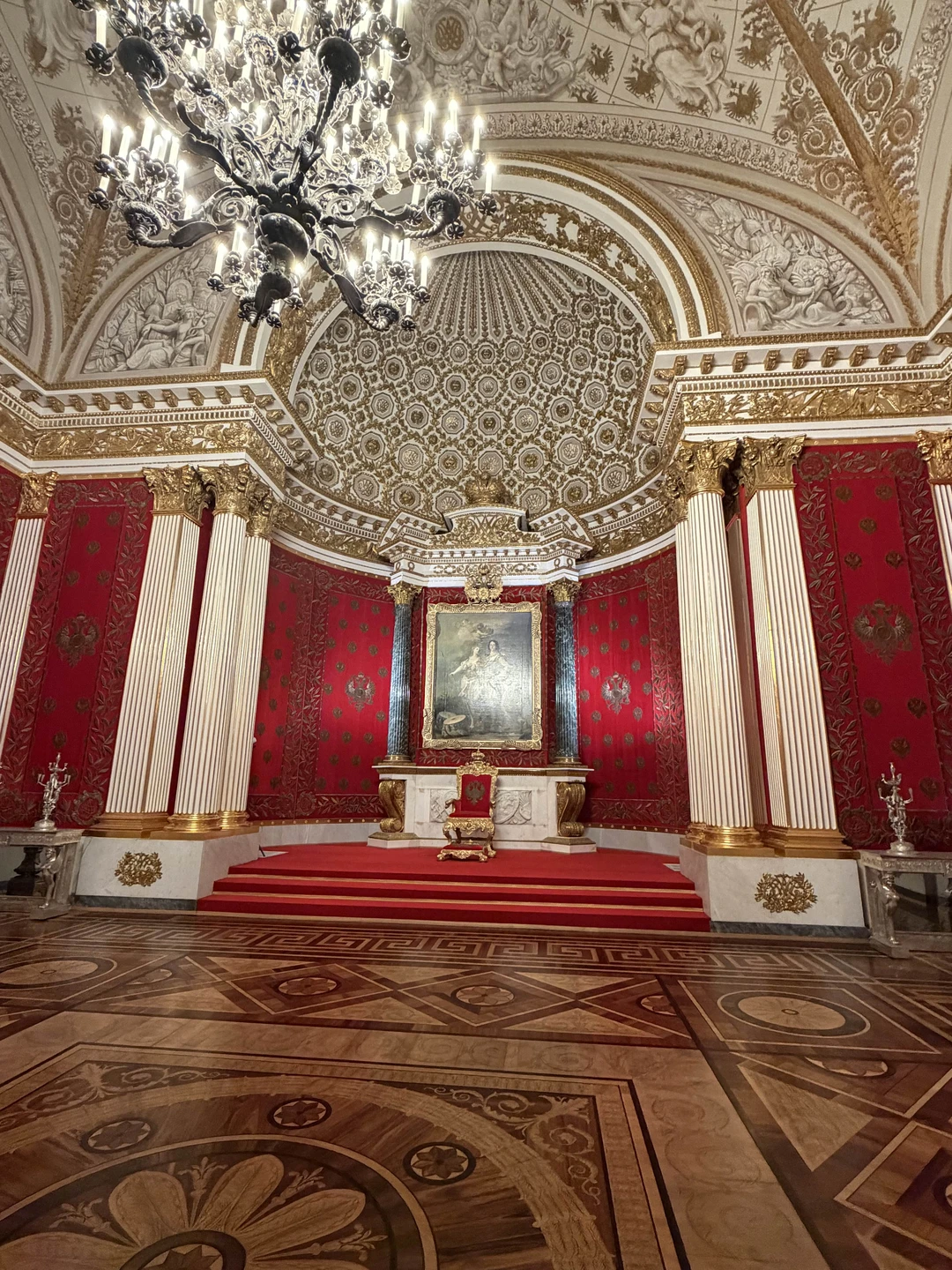 Спасибо огромное Марии. Это лучший экскурсовод по Эрмитажу. Все содержательно, чисто по нужным знаковым местам. Описание