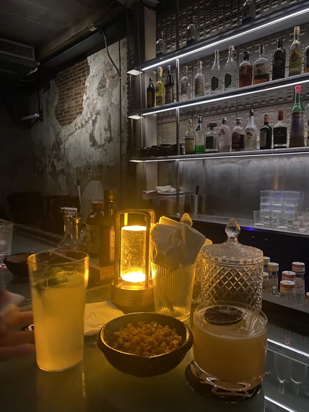 Это была наша самая первая экскурсия в Бангкоке, и мы решили ее начать по-взрослому) Сделав подношение