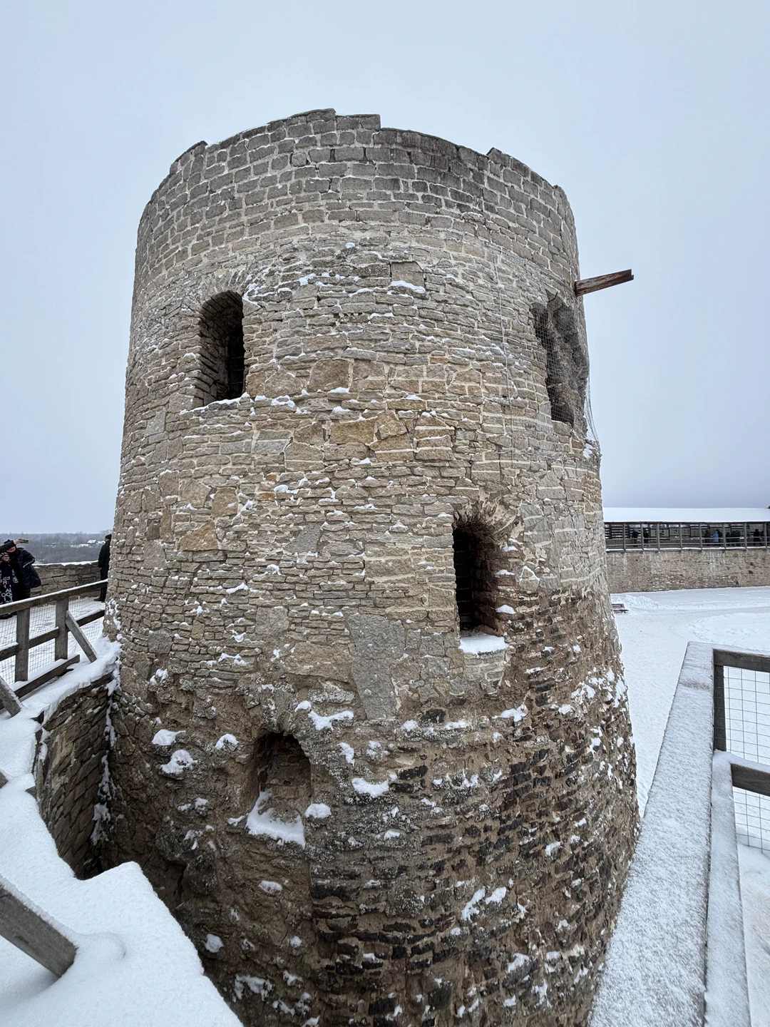 Отличная экскурсия и гид Данила. Было увлекательно, интерактивно и интересно не только взрослым, но и ребенку 12 лет. Рекомендую!