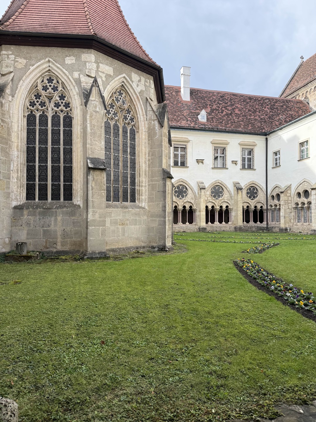 Потрясающая экскурсия, структурированный рассказ Лилии дополнил прекрасные осенние пейзажи Австрии. Узнали много нового для себя из