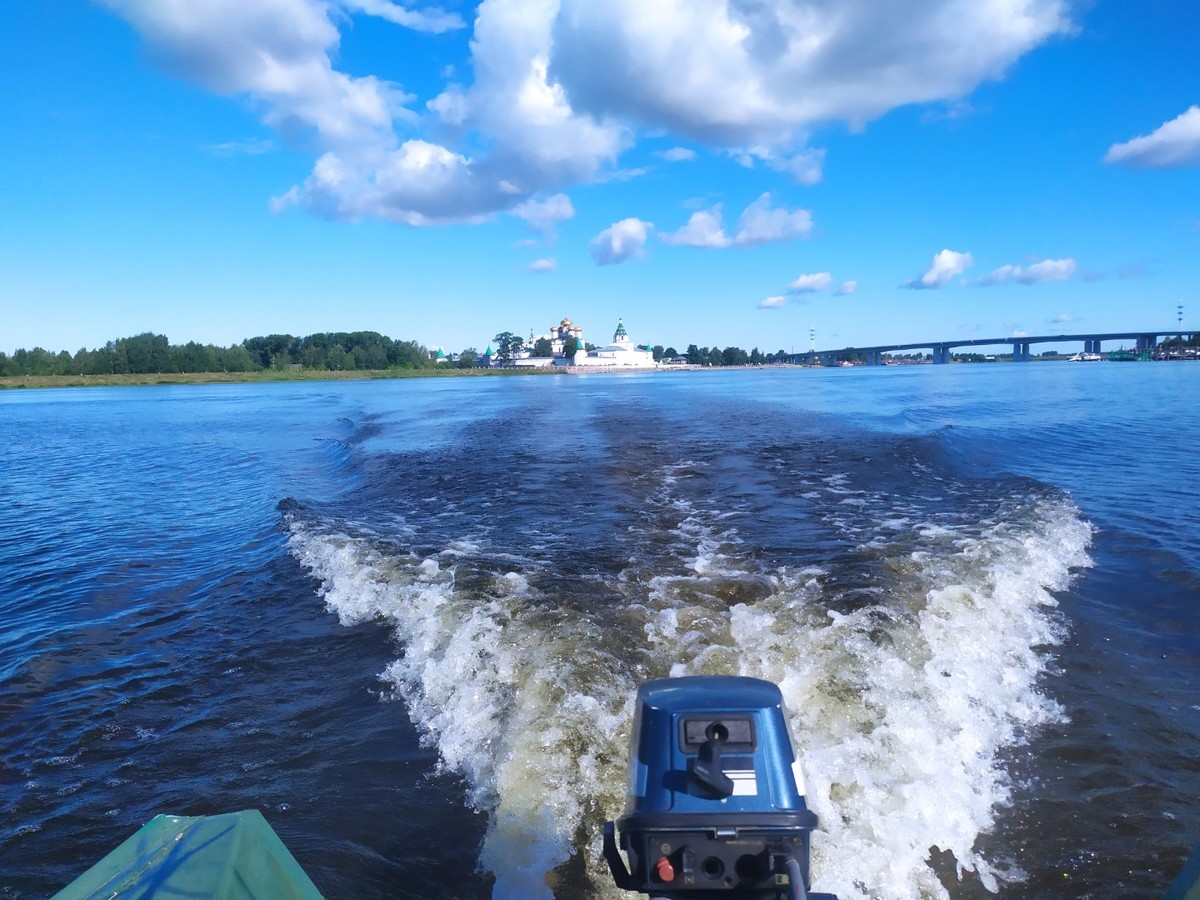 Фото Кострома с воды: знакомые виды в новом ракурсе