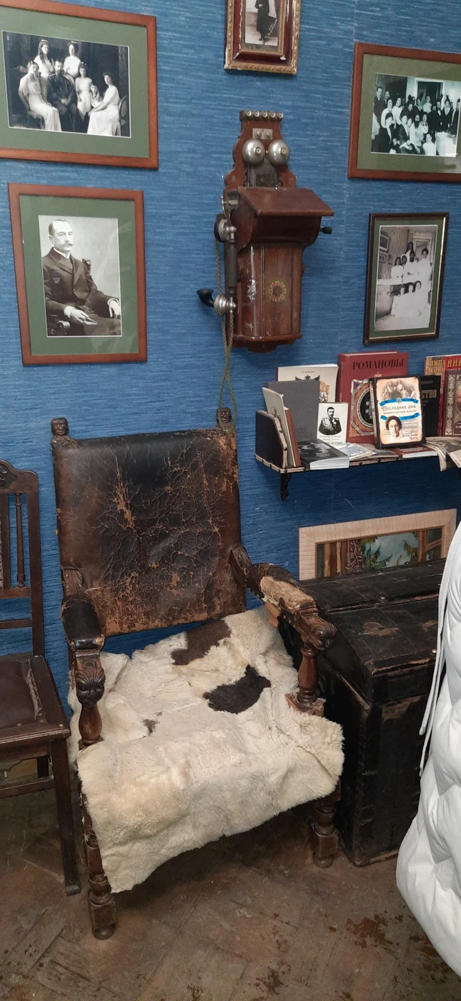 Огромное спасибо Михаилу за великолепную экскурсию! Гид - прекрасный рассказчик. Посещение квартиры Распутина - это сопрокосновение