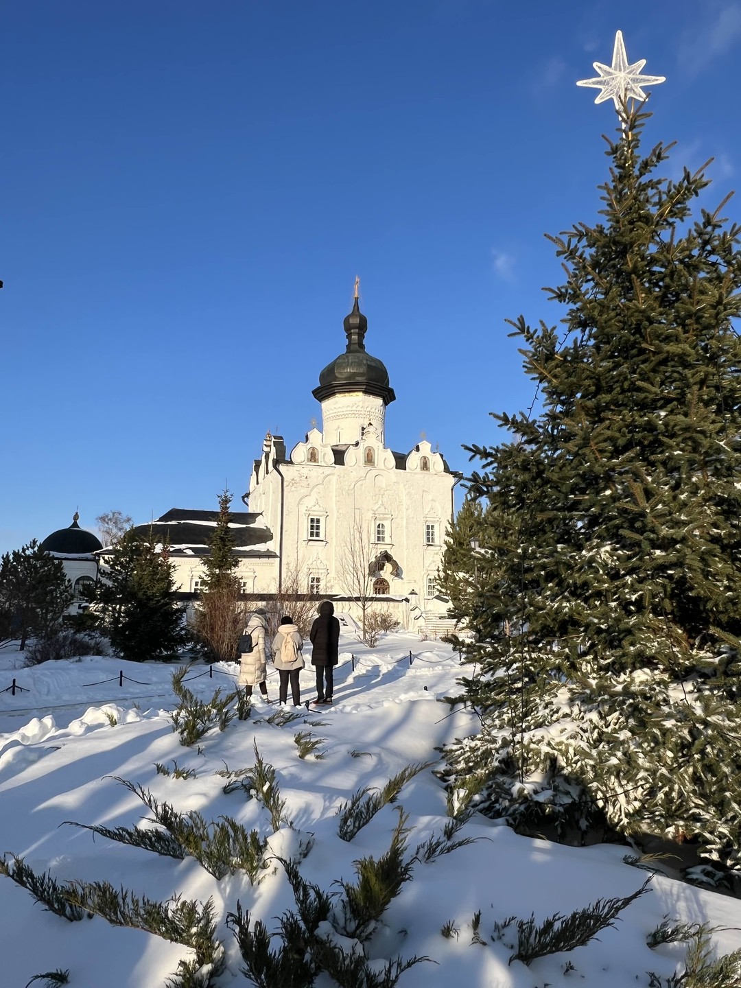 Спасибо большое нашему экскурсоводу Любови за интересный и познавательный, содержательный и компетентный экскурс в будущее и