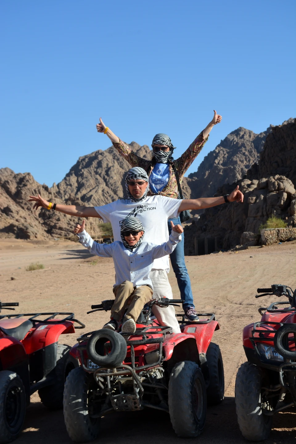 Брали индивидуальную экскурсию на квадроциклах у Натальи. Всё прошло отлично. Наталья учла все наши пожелания. Ездили