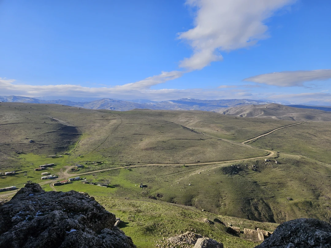 Из Баку - к марсианским пейзажам и розовому озеру (Игорь)