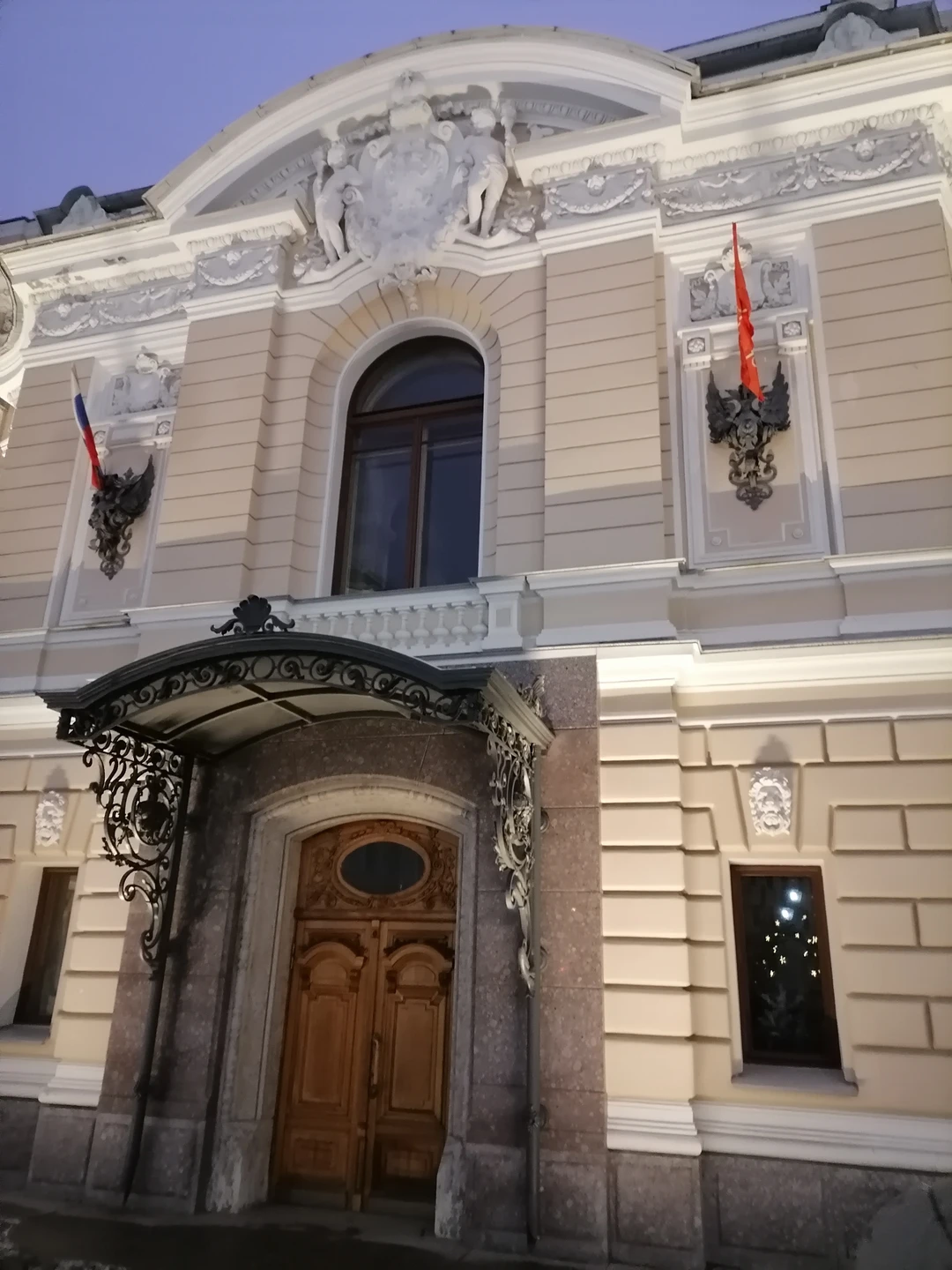 Была на Новогодней экскурсии 2 января. Большое спасибо экскурсоводу Елене за ее чуткое, отзывчивое и тёплое