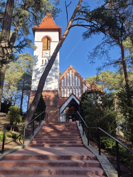 Елена - прекрасный гид и просто душевный человек! Экскурсия по Зеленоградску и Солнечногорску прошла как дружеская