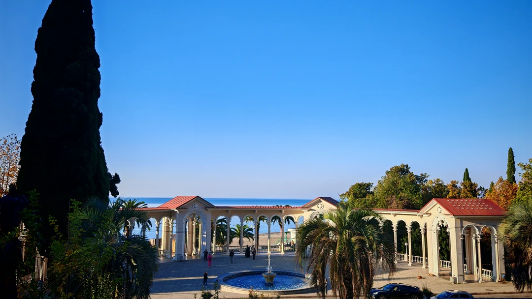 Поездка была очень насыщенной в сопровождении профессиональных водителей, в целом понравилось, организовано хорошо, без задержек. Маршрут