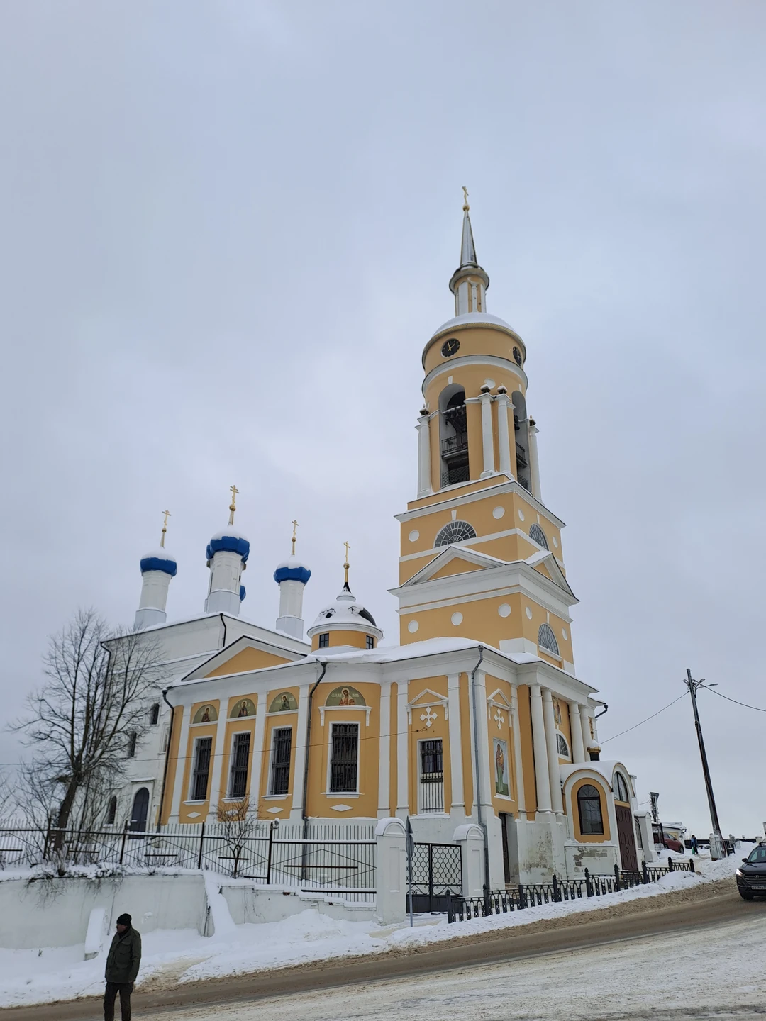 Нам очень понравилась экскурсия. Александр очень интересно и много рассказывал, провел нас по всем важным местам
