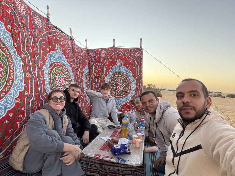 Прекрасные 3 дня мы провели с Валидом. Валид по нашей просьбе изменил маршрут. мы посетили пирамиды