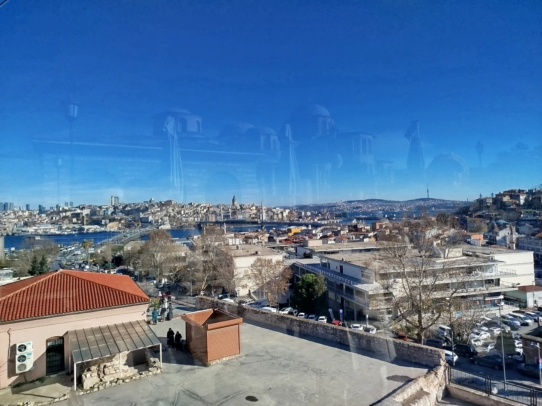 Гуляли с Ольгой по Стамбулу - сделали себе подарок к НГ! Прекрасная прогулка получилась - рекомендуем