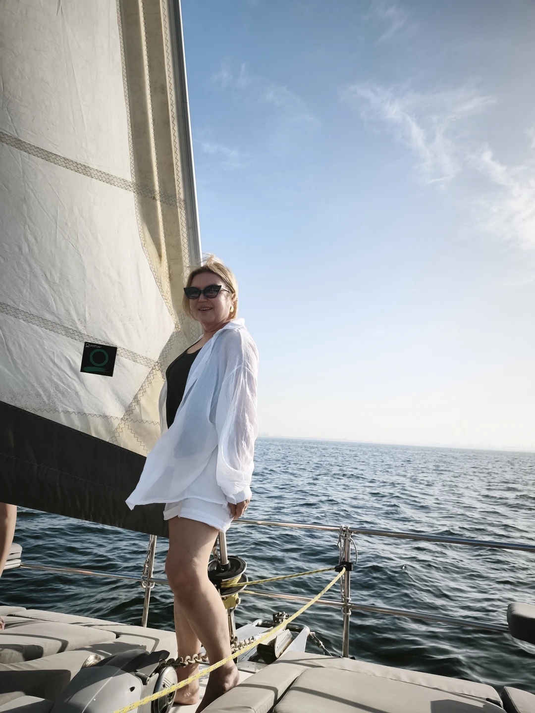 Ходили с капитаном Климом на яхте по Персидскому заливу. Очень всё понравилось! Ребята русские, всё понятно