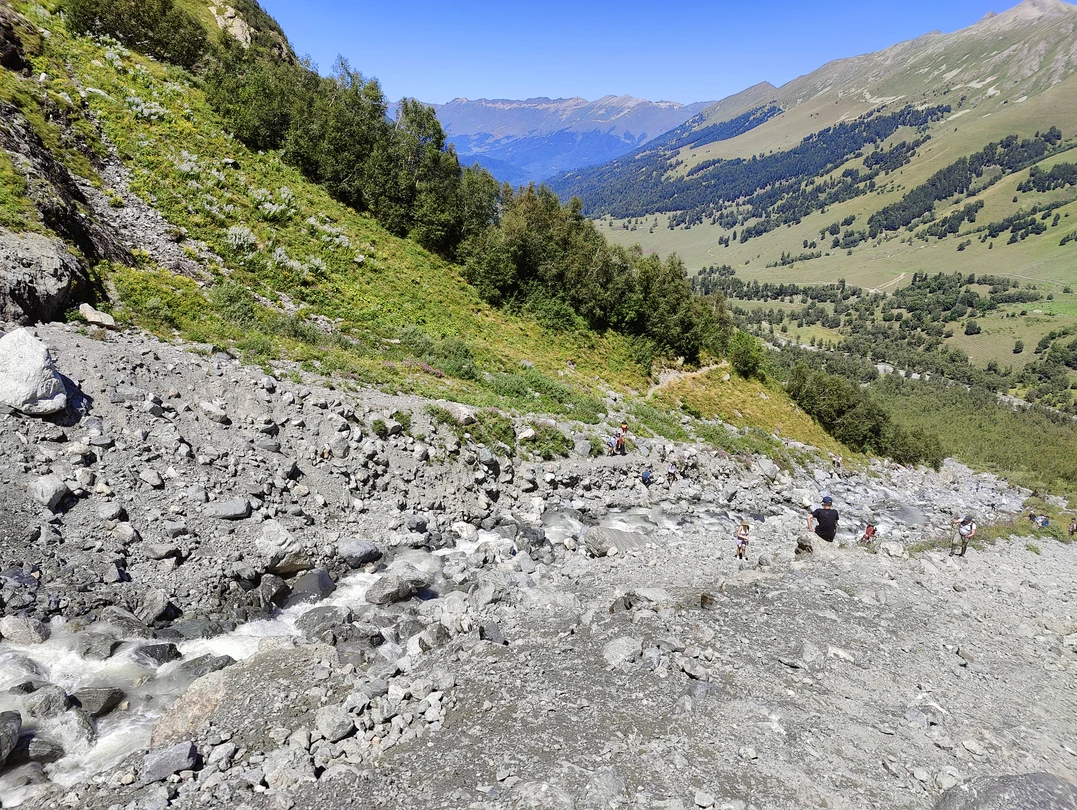 Были с мужем 13 августа на Софийских водопадах, мечта исполнилась!) Владимир очень приятный человек и замечательный