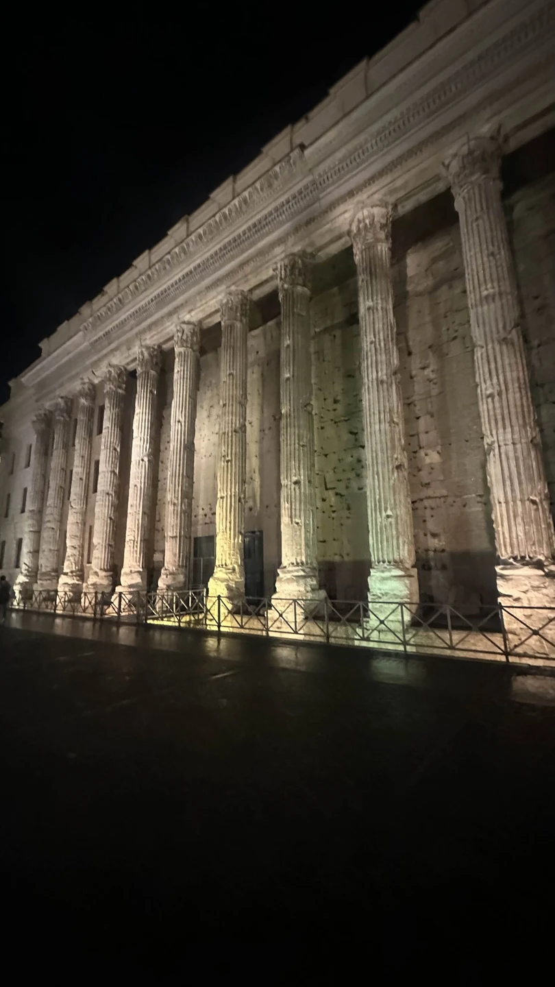 Благодарю Викторию за прекрасную прогулку по вечернему Риму!