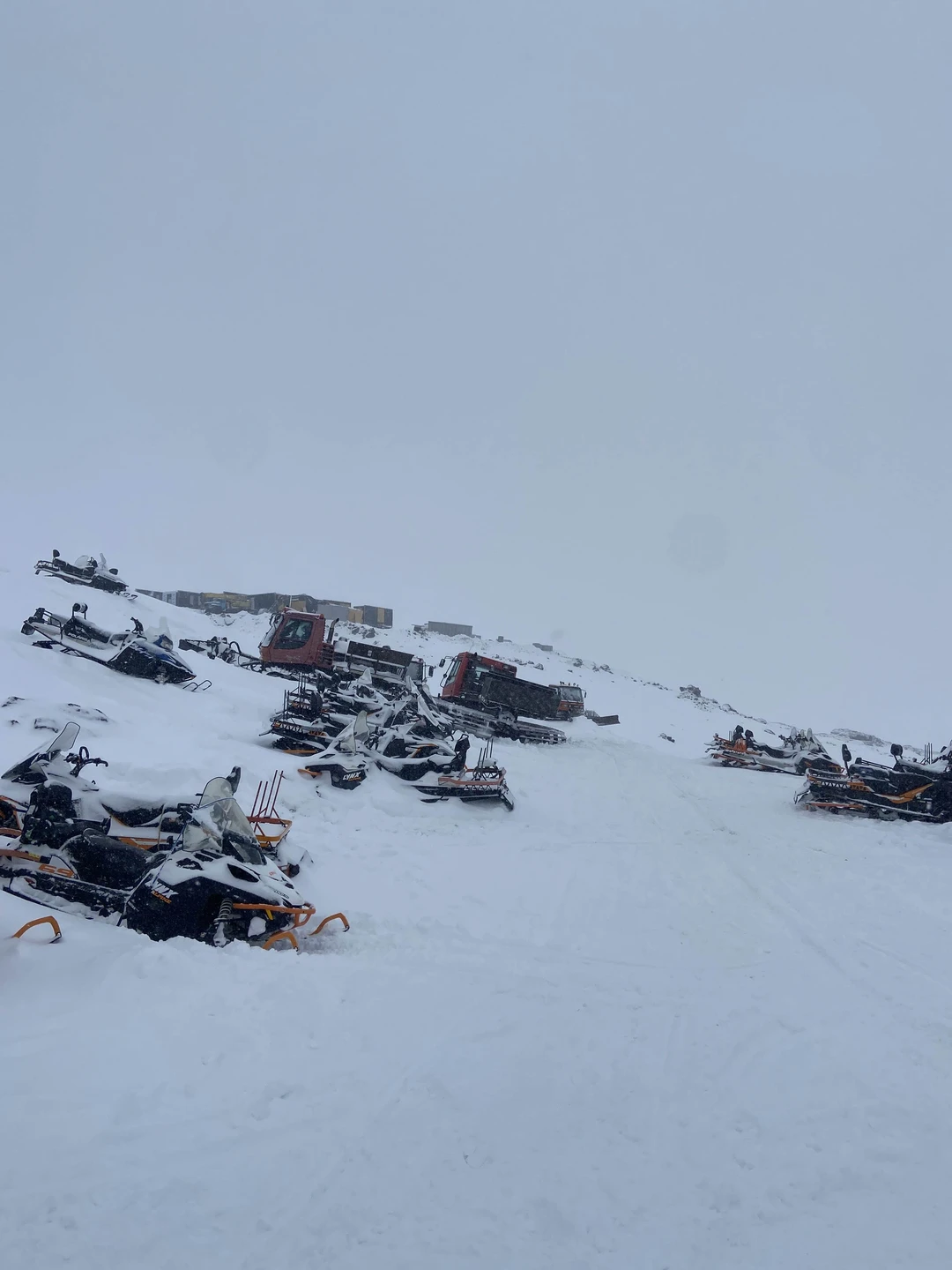 Просто ВАУ. Сбылась мечта побывать на Эльбрусе благодарю прекрасному гиду - Фариду! Отличный гид, очень интересно