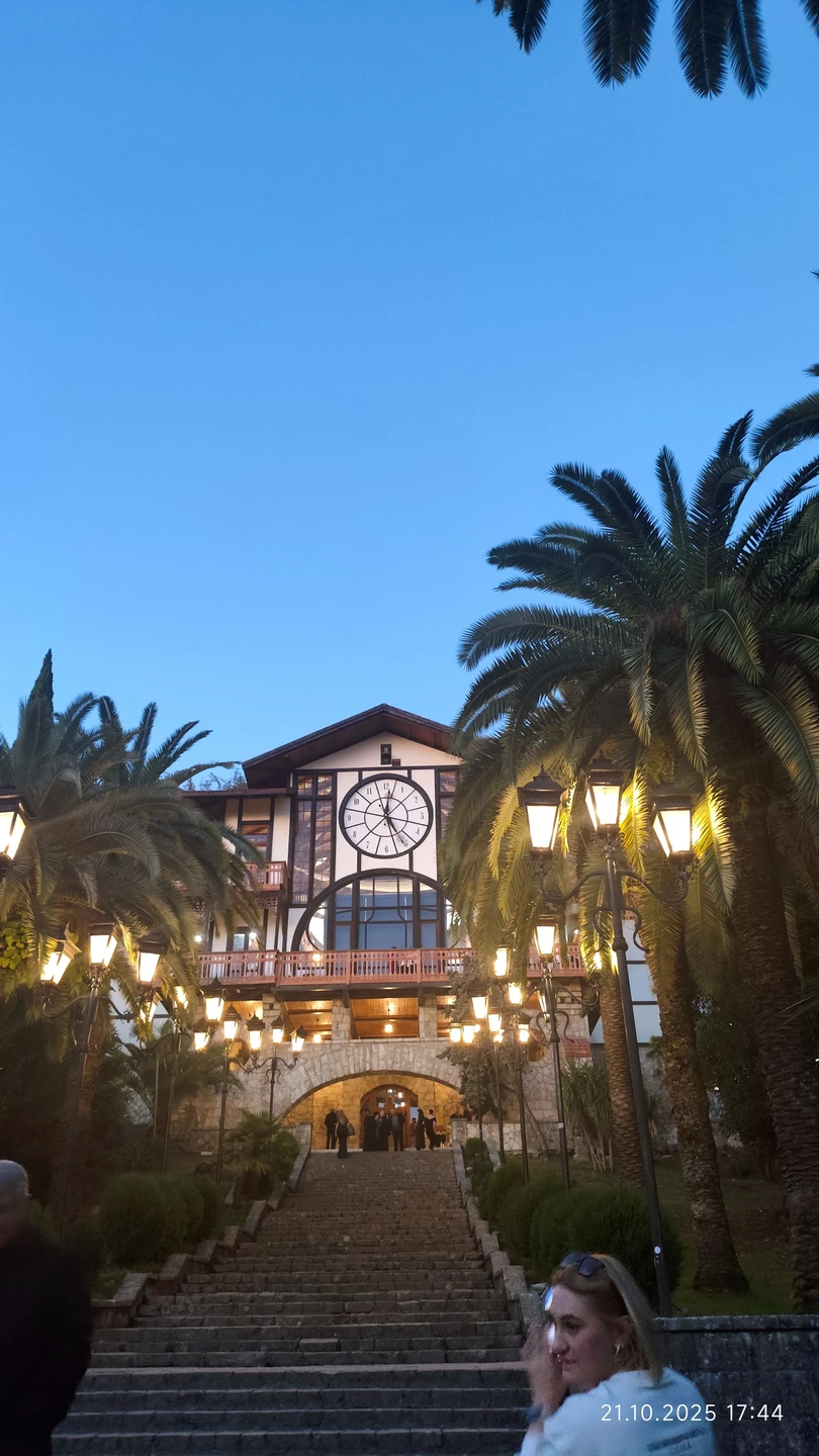 Все очень понравилось, спасибо Экскурсоводу Виктории и водителю Андрею. Очень интересно, красиво, безопасно. Есть дополнительные расходы