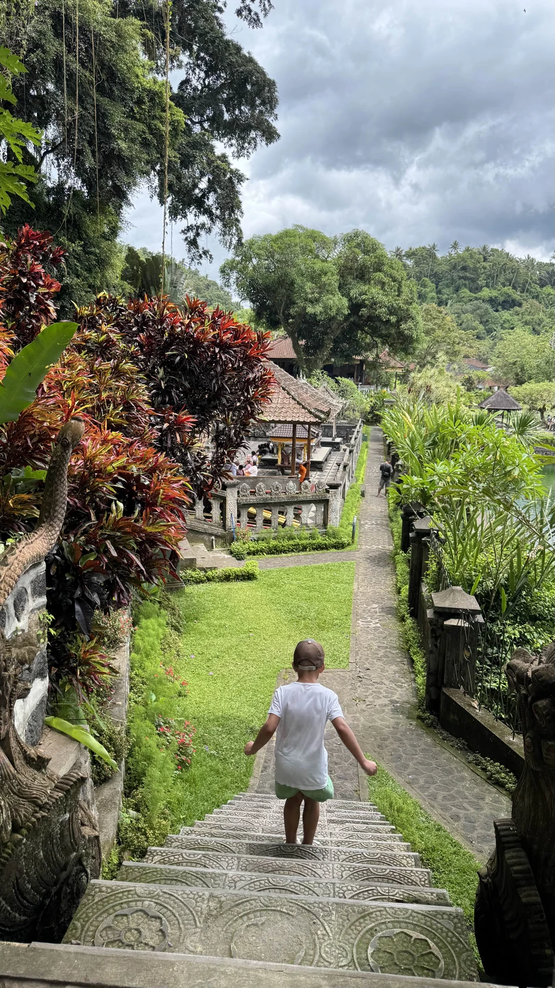 Экскурсия с гидом Андреем очень понравилась, была очень комфортной — удобный новый автомобиль с кондиционером и