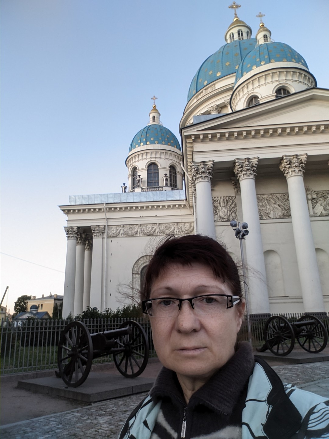 Очень понравилась поездка на автобусе и теплоходе. Грамотный, задушевный экскурсовод Татьяна!!! Чудесные, великолепные разводные мосты!!!