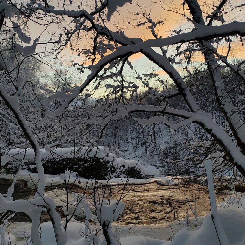 Веселые шутки, красивые места, лёгкие и живописные маршруты. Все экскурсия проходила спокойно без спешки.