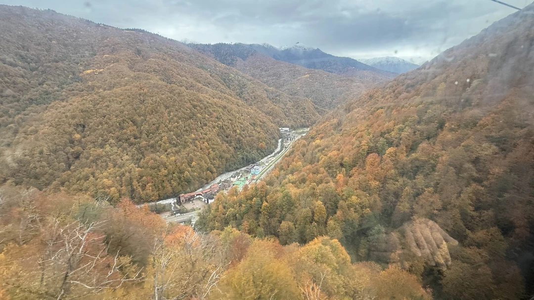 Отличная прогулка! Прекрасный день в горах) Очень интересно, тактично и комфортно! Все с учетом наших пожеланий