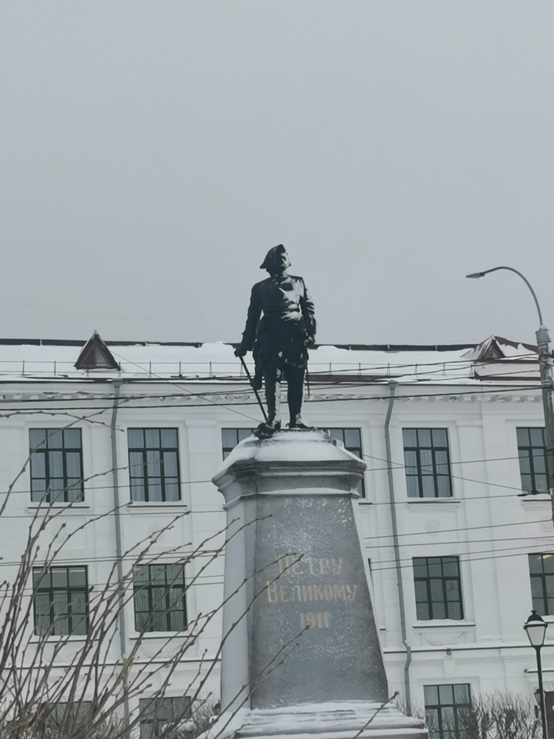 Впервые в Архангельске. Очень рада, что обзорная экскурсия с Ариной удалась на отлично. Очень душевный экскурсовод